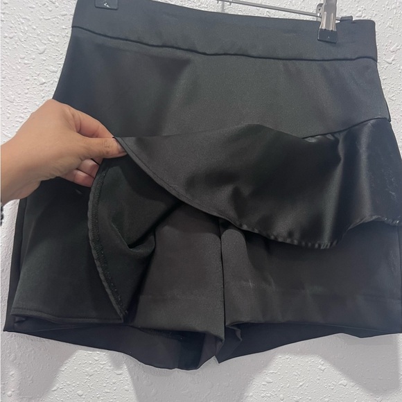 Zara Stylish Black Ruffled Skort XS - Picture 3 of 7